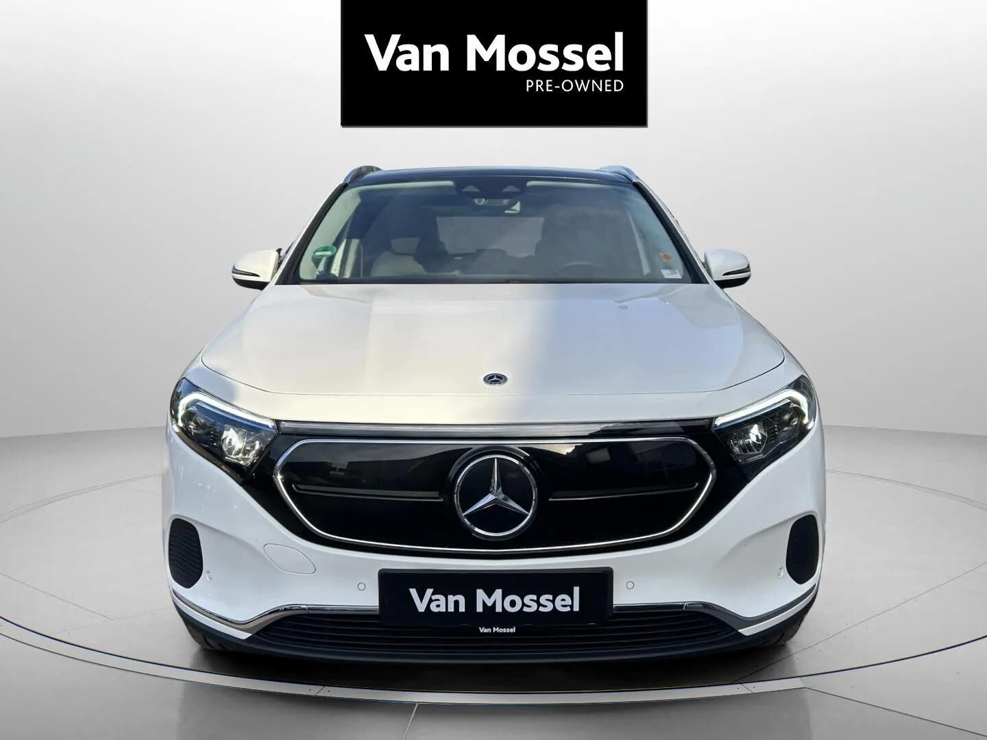 Hvid Mercedes EQA250 fra 2023