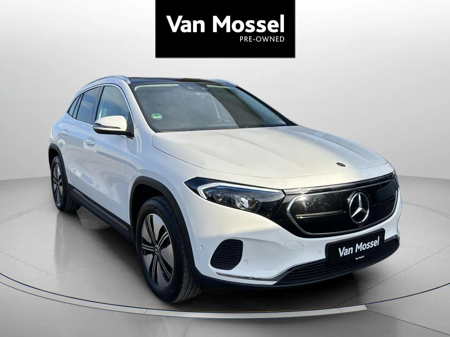 Hvid Mercedes EQA250 fra 2023