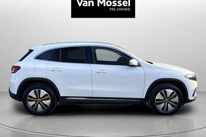 Hvid Mercedes EQA250 fra 2023