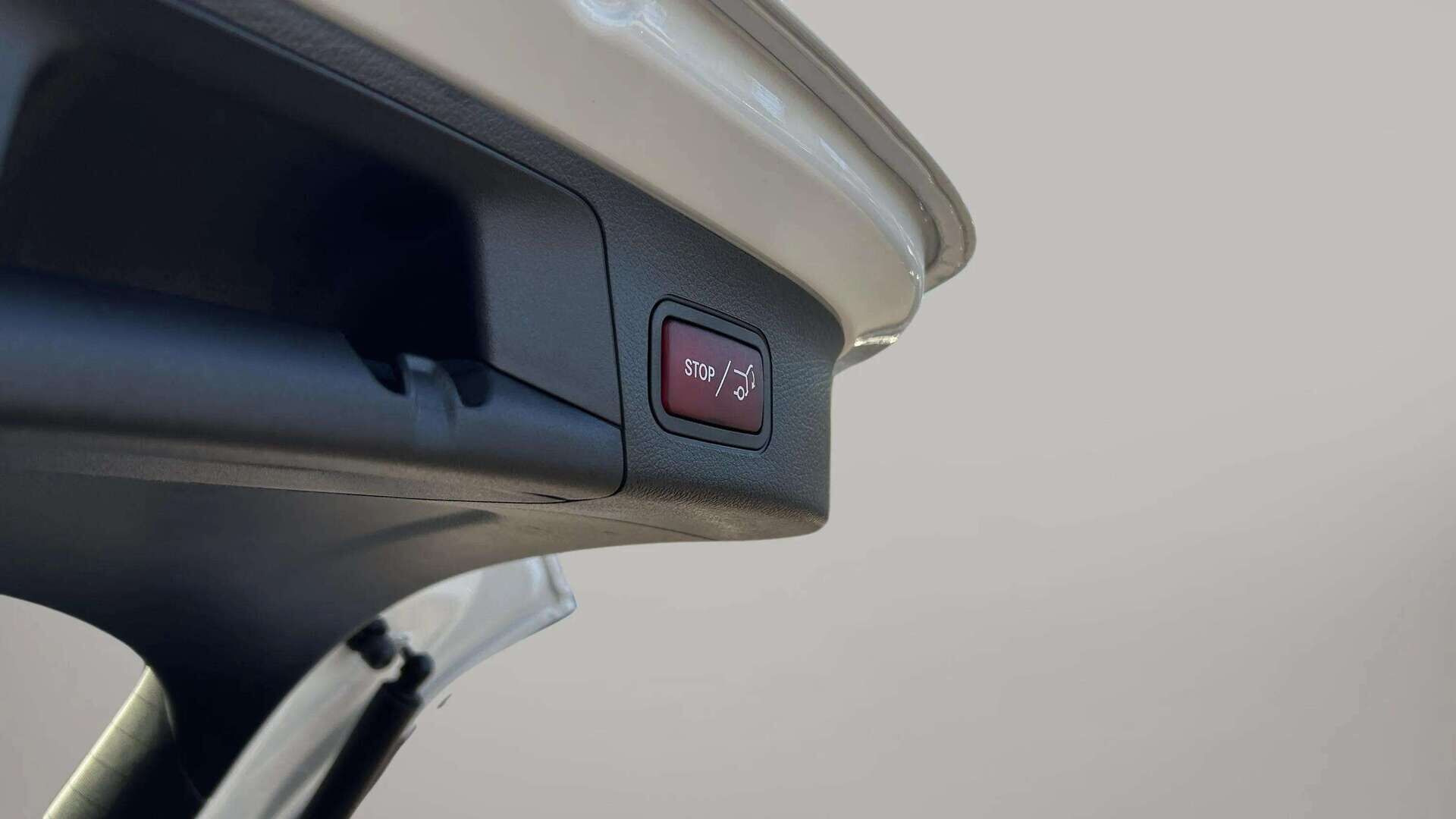 Hvid Mercedes EQA250 fra 2023