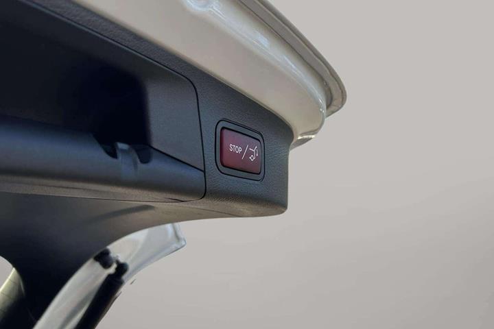 Hvid Mercedes EQA250 fra 2023