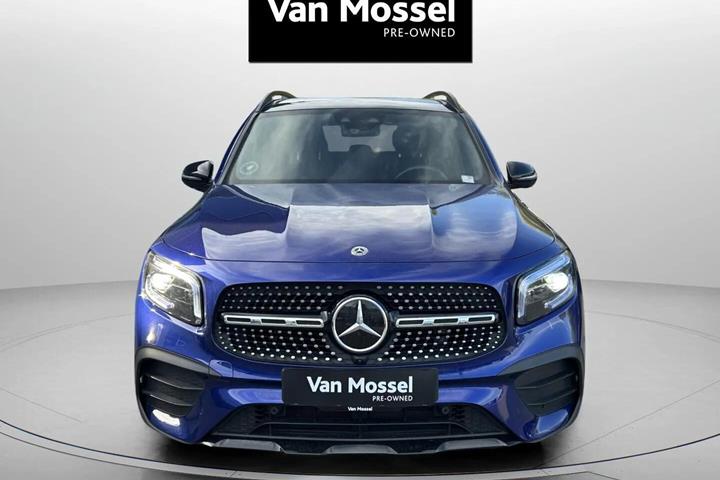 Blå Mercedes GLB220 d fra 2020