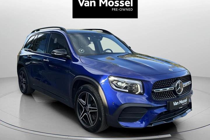 Blå Mercedes GLB220 d fra 2020