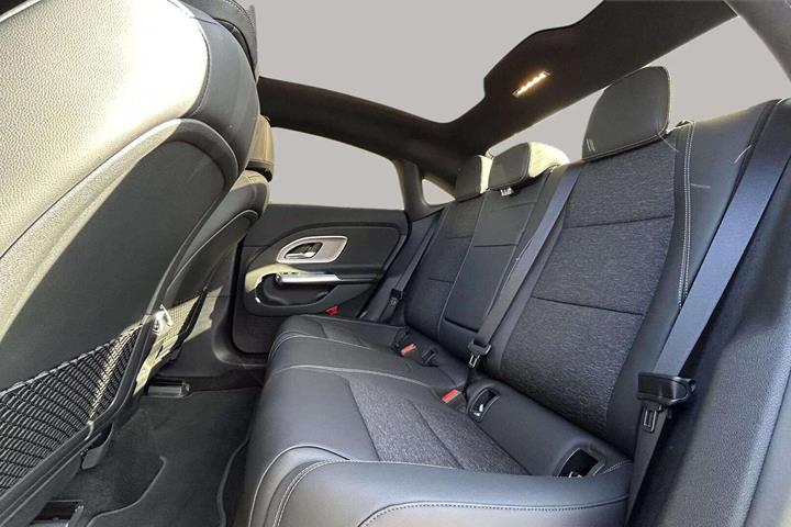 Sort Mercedes CLA250+ fra 2026