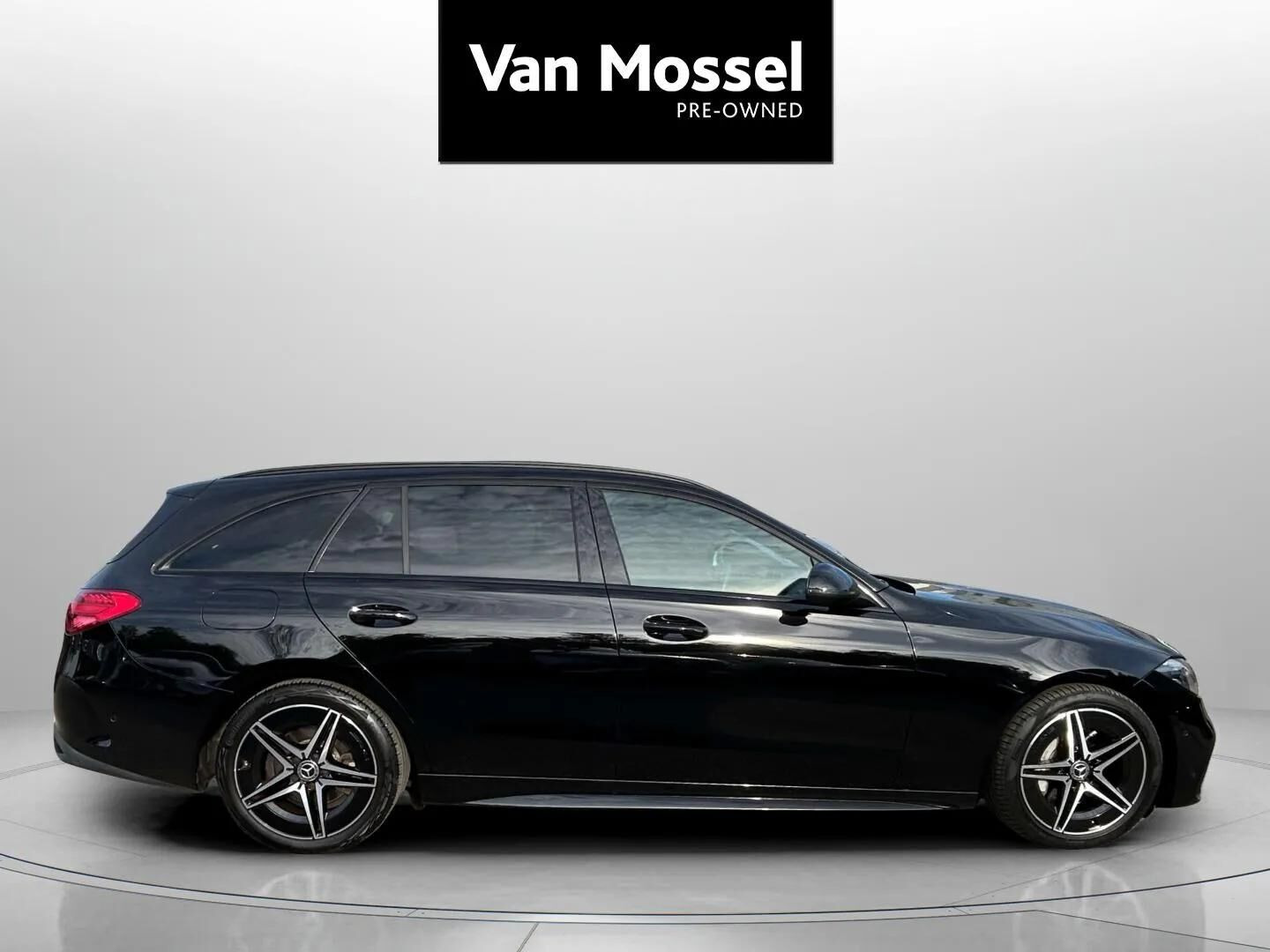 Sort Mercedes C200 fra 2022