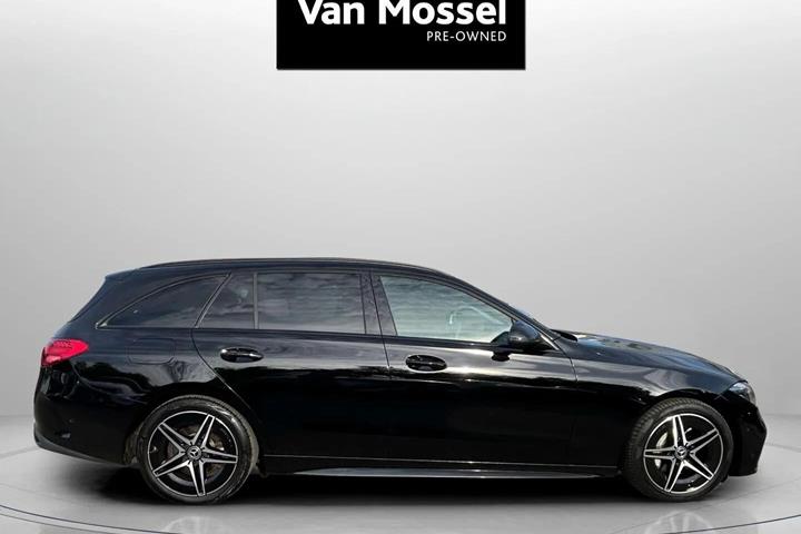 Sort Mercedes C200 fra 2022