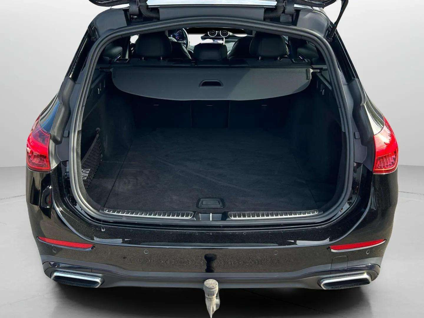 Sort Mercedes C200 fra 2022