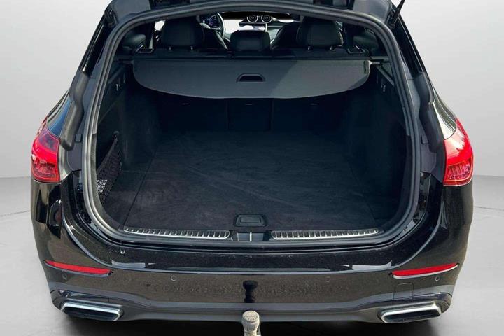 Sort Mercedes C200 fra 2022
