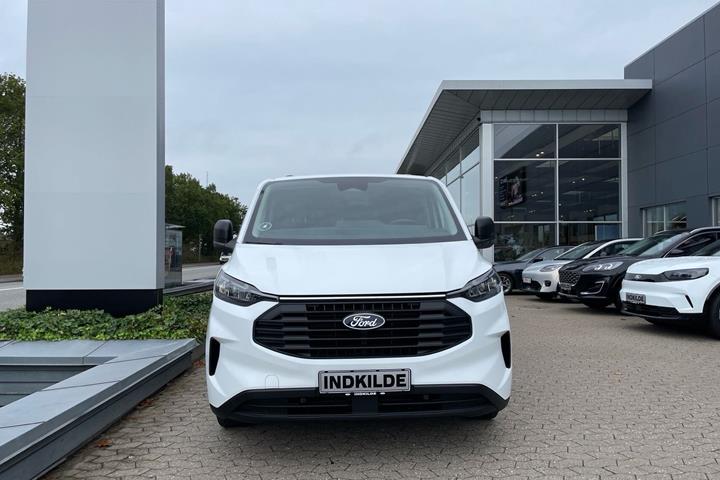 Hvid Ford Transit Custom fra 2024