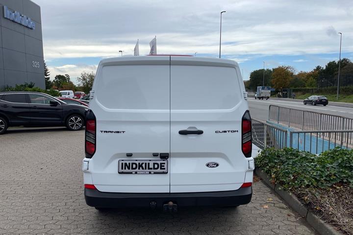 Hvid Ford Transit Custom fra 2024