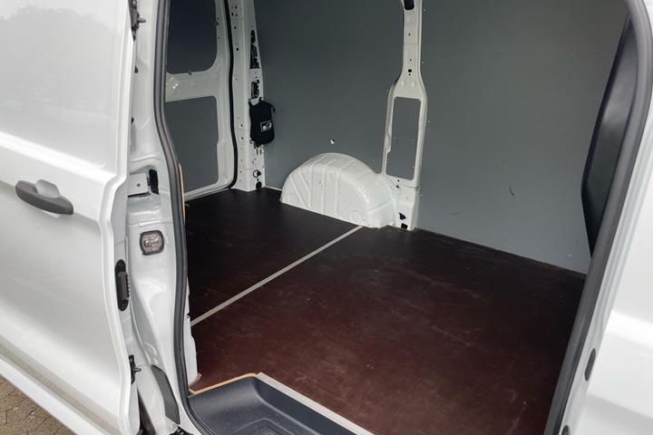 Hvid Ford Transit Custom fra 2024