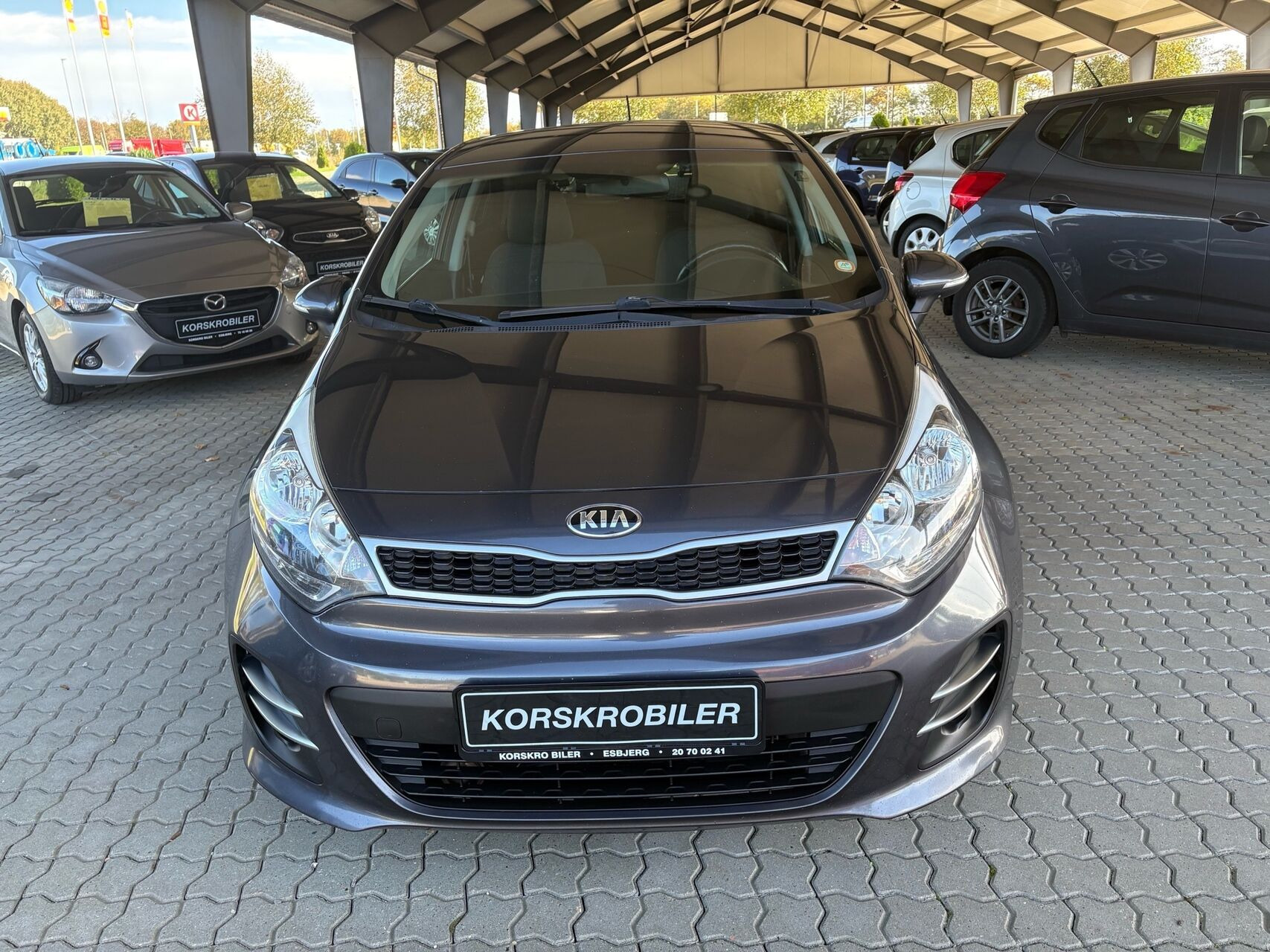 Grå Kia Rio fra 2015