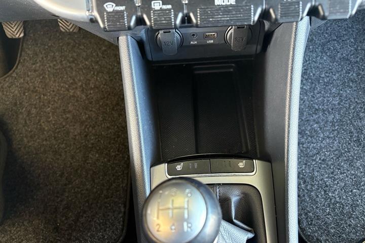 Grå Kia Rio fra 2015
