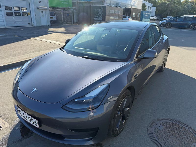 Tesla Model 3 RWD