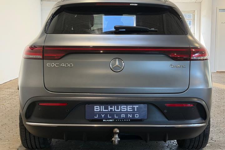 Grå Mercedes EQC400 fra 2021