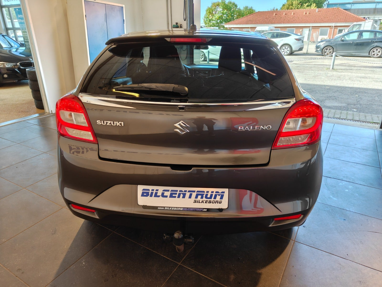 Grå Suzuki Baleno fra 2016