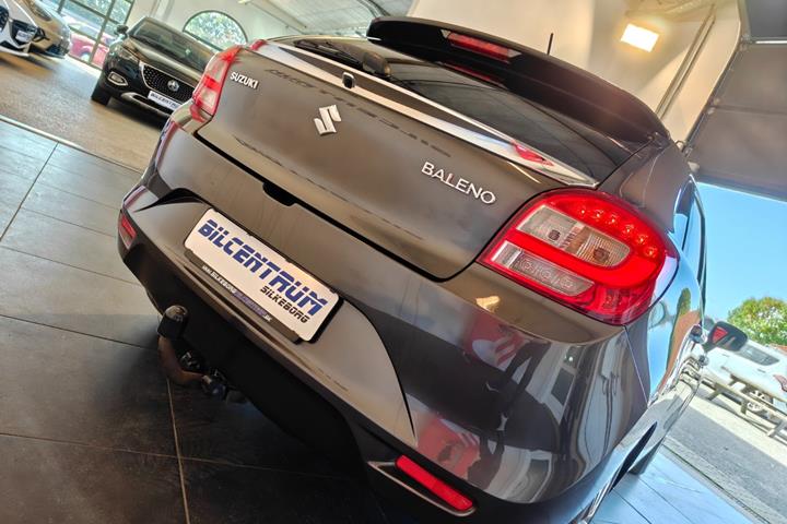 Grå Suzuki Baleno fra 2016