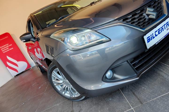 Grå Suzuki Baleno fra 2016