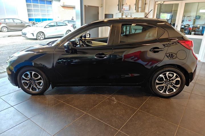 Sort Mazda 2 fra 2015