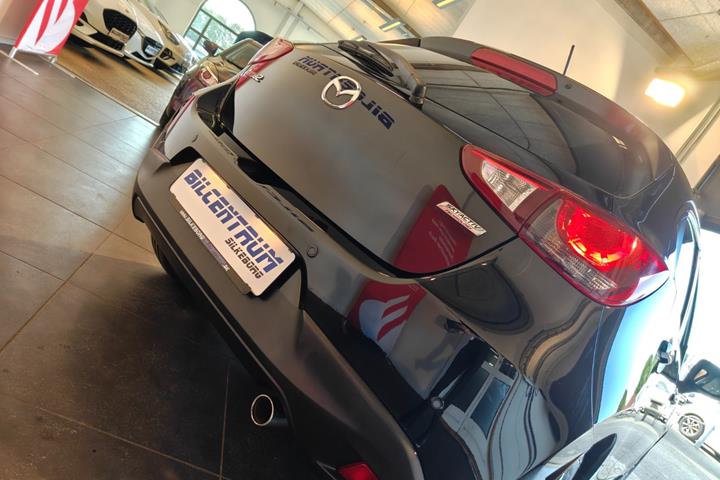 Sort Mazda 2 fra 2015