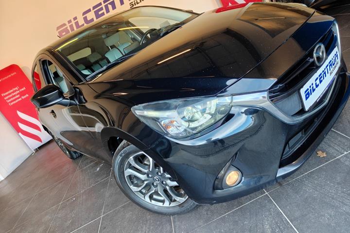 Sort Mazda 2 fra 2015