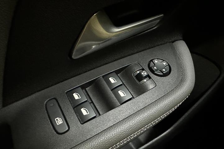 Hvid Opel Mokka-e fra 2021