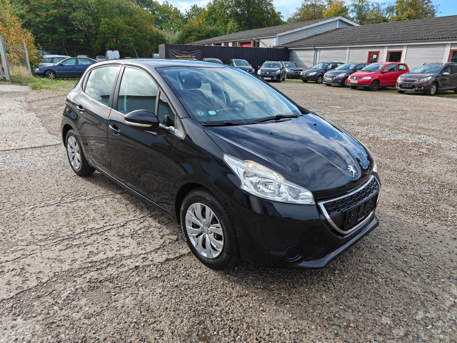 Gul Peugeot 208 fra 2015