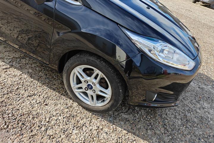 Gul Ford Fiesta fra 2014