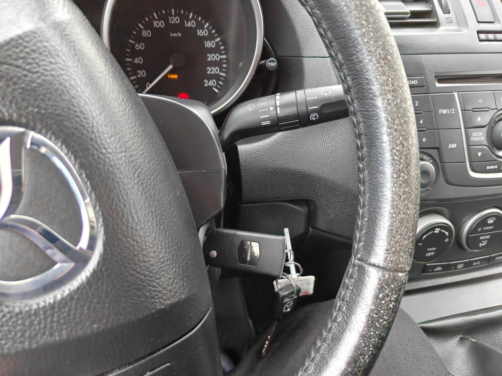 Gul Mazda 5 fra 2011