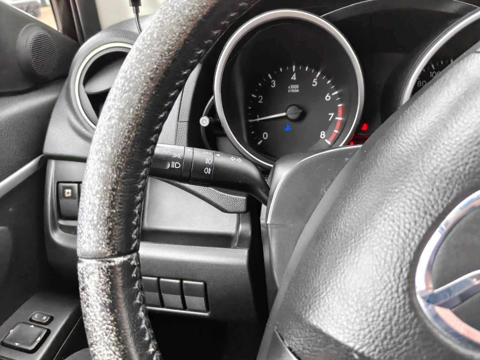 Gul Mazda 5 fra 2011