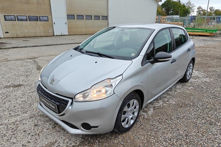 Gul Peugeot 208 fra 2012