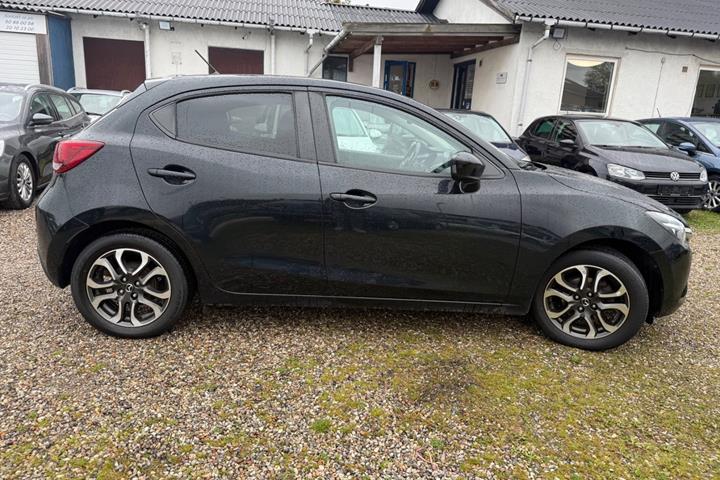 Sort Mazda 2 fra 2015