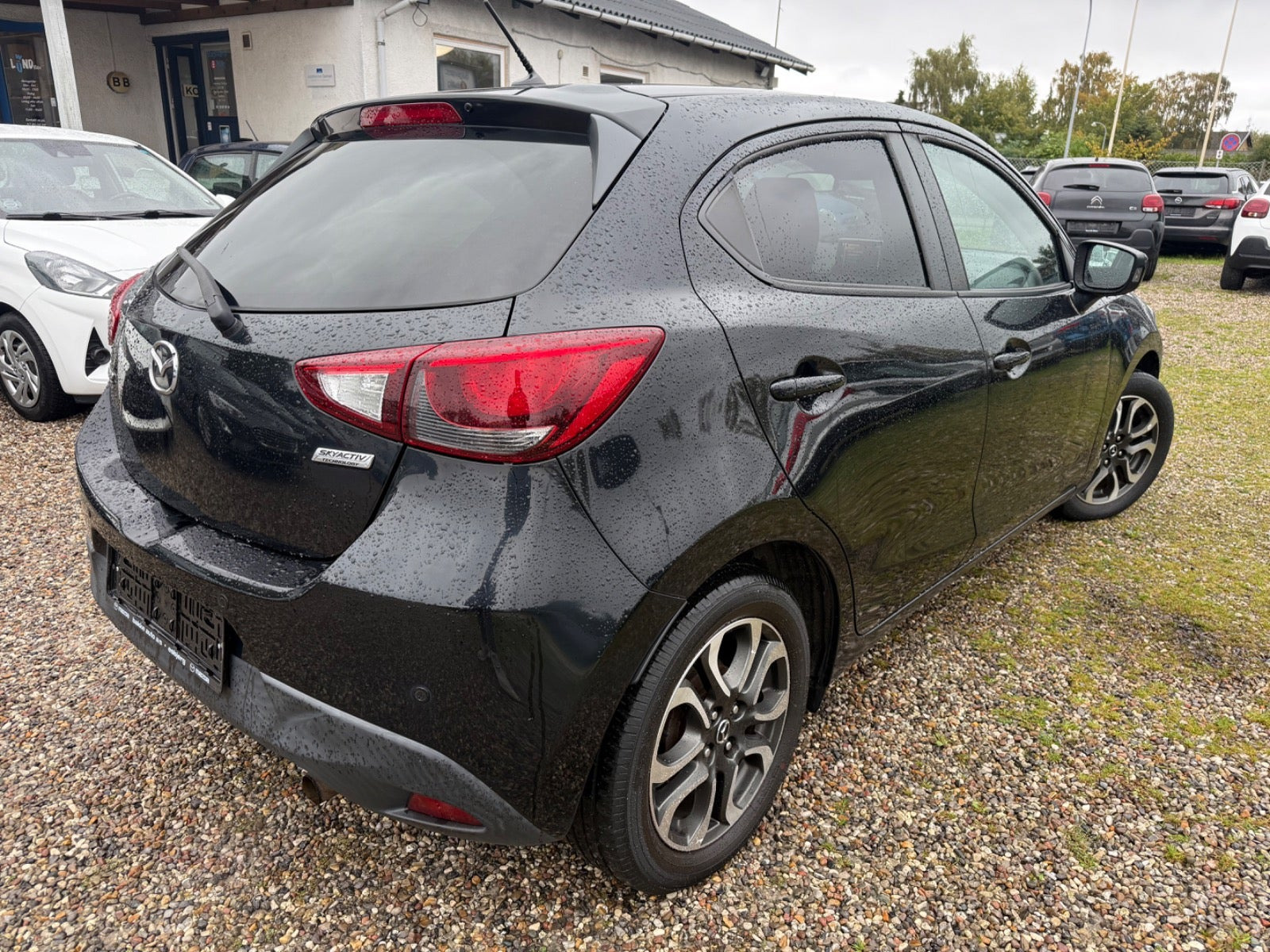 Sort Mazda 2 fra 2015