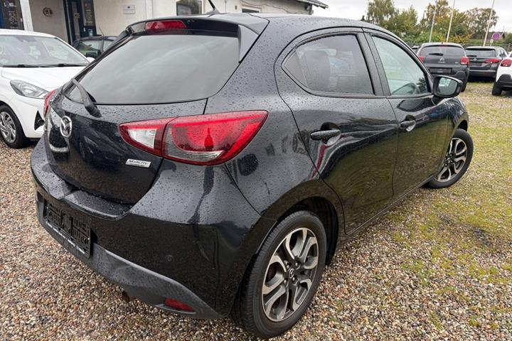 Sort Mazda 2 fra 2015