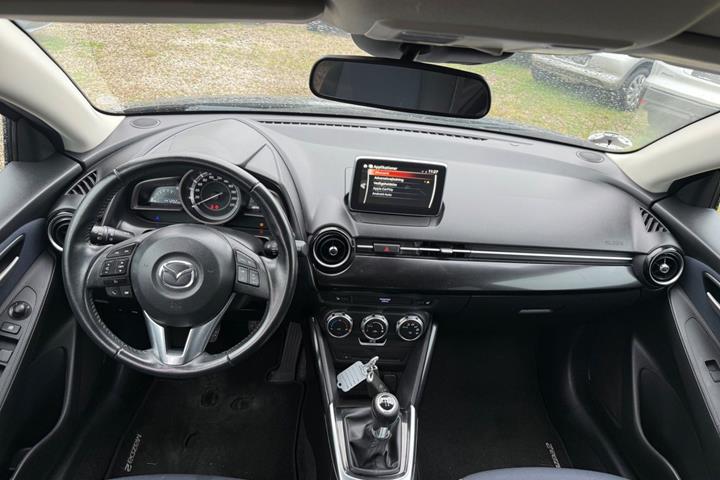 Sort Mazda 2 fra 2015