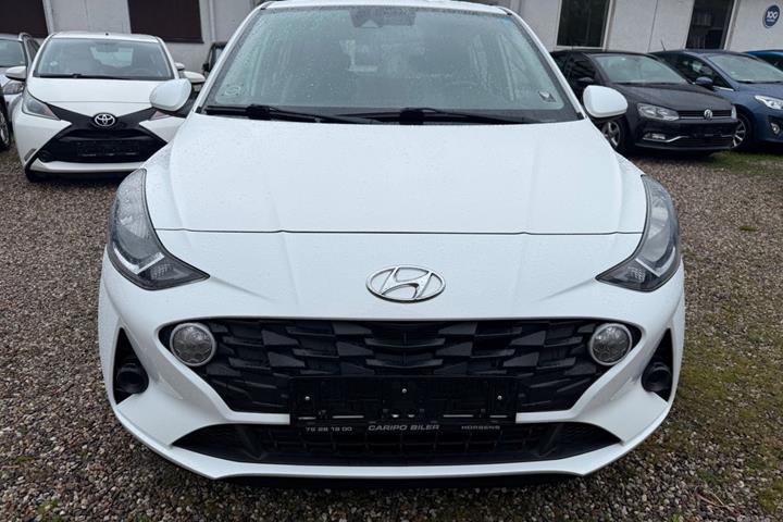 Hvid Hyundai i10 fra 2021