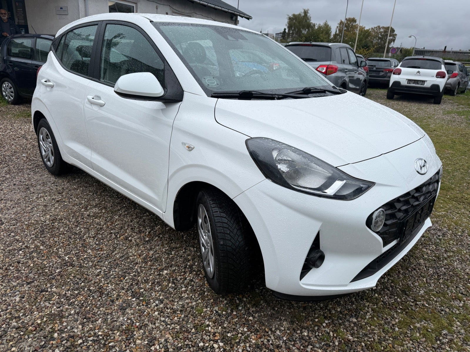 Hvid Hyundai i10 fra 2021