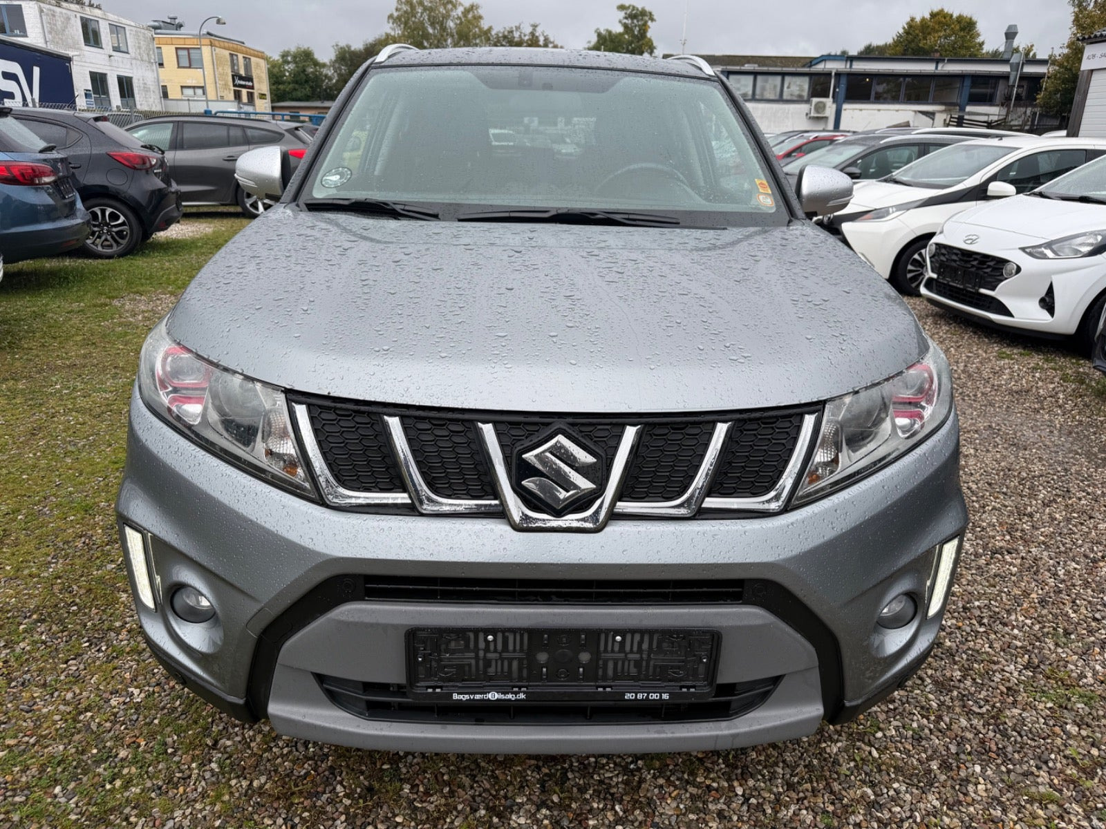 Grå Suzuki Vitara fra 2016