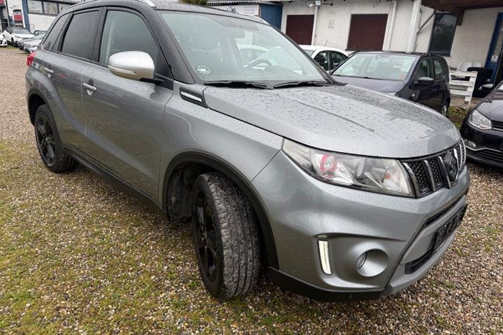 Grå Suzuki Vitara fra 2016