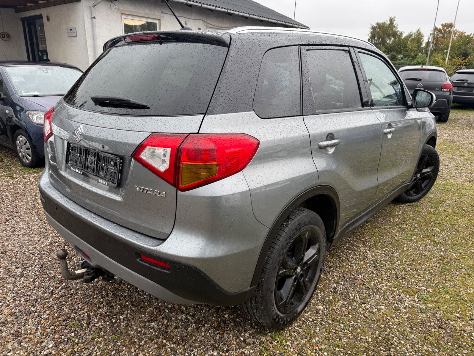 Grå Suzuki Vitara fra 2016