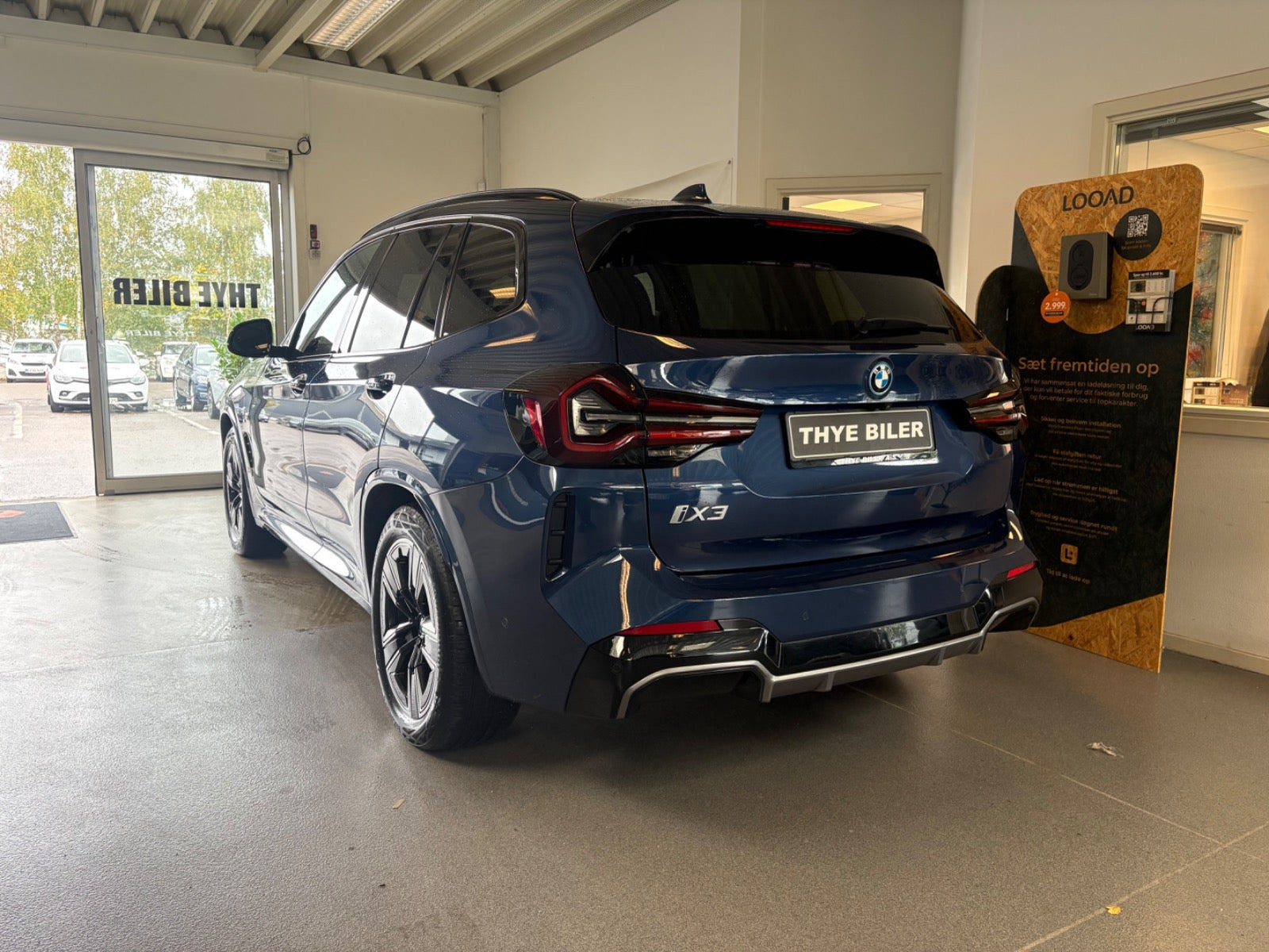 Blå BMW iX3 fra 2023