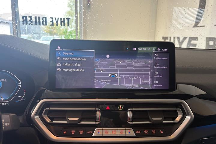Blå BMW iX3 fra 2023