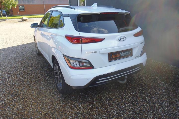 Hvid Hyundai Kona fra 2022