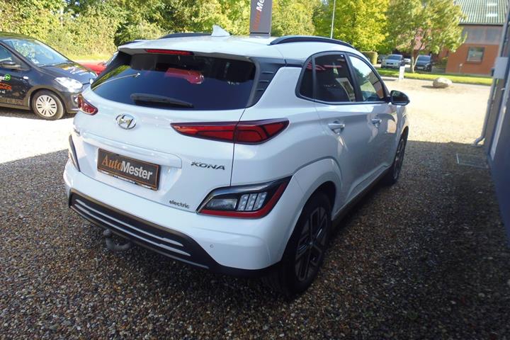 Hvid Hyundai Kona fra 2022