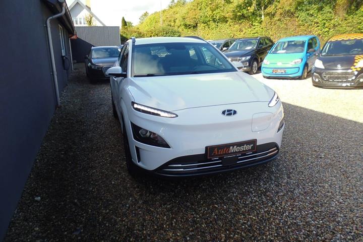 Hvid Hyundai Kona fra 2022