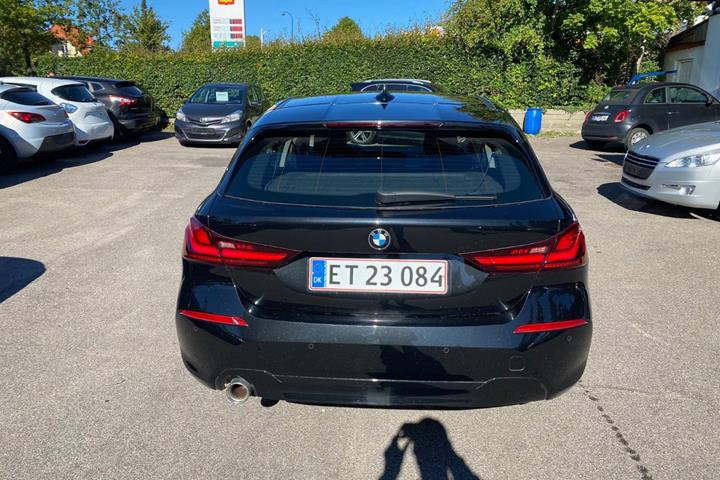 Sort BMW 118i fra 2022