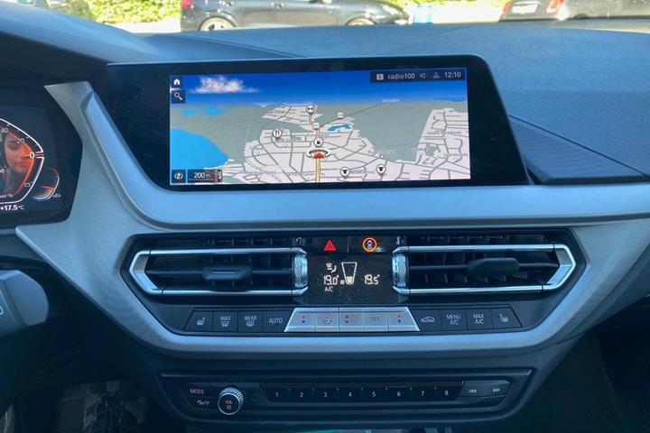 Sort BMW 118i fra 2022