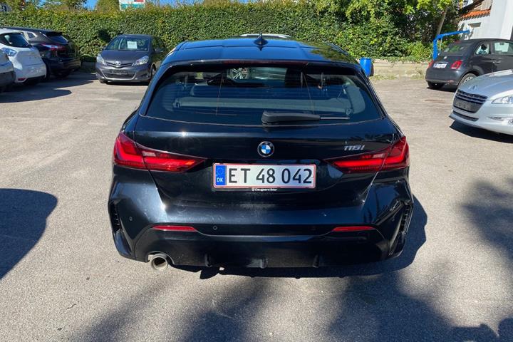 Sort BMW 118i fra 2020