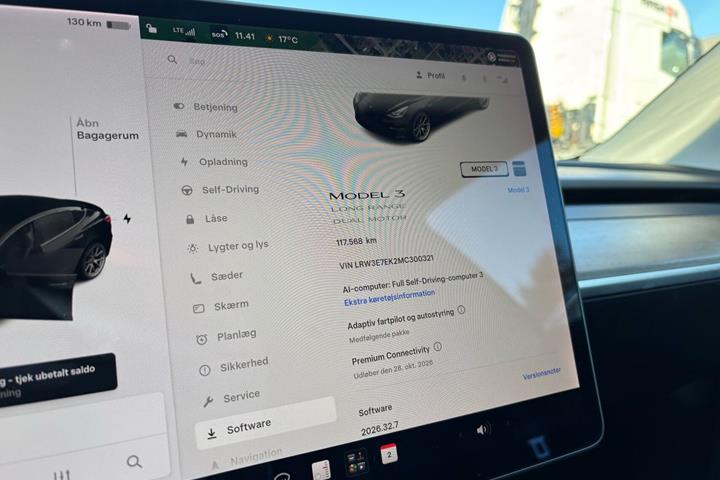 Sort Tesla Model 3 fra 2021