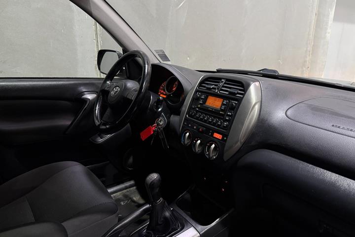 undefined Toyota RAV4 fra 2005